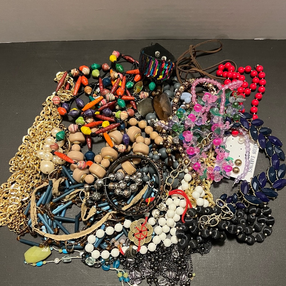 Crafter’s Lot of Repurposed Jewelry 2+ Pounds